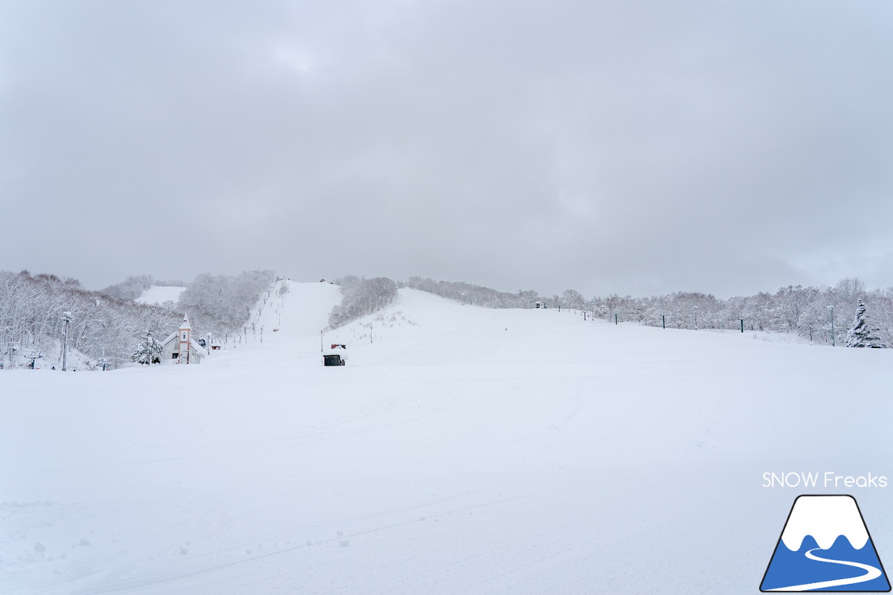 かもい岳国際スキー場｜今季の降雪量は、道内トップクラス！クリスマスイブのレポートは、積雪たっぷりの『かもい岳』(^^)v